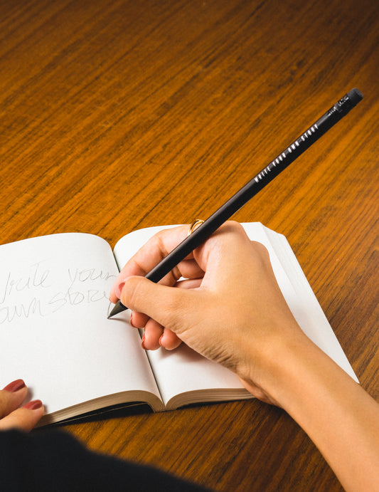 Lápis Vogue - WRITE YOUR OWN STORY